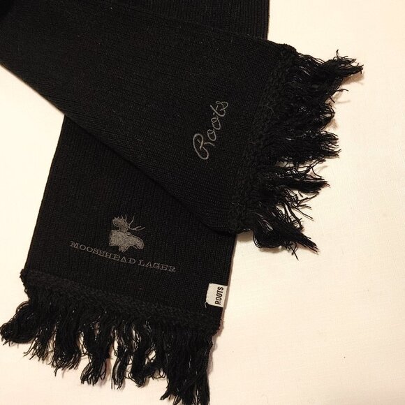QUALITY Moosehead Canadian Lager Beer Scarf by ROOTS Canada Embroidered 🍁 - Picture 1 of 4